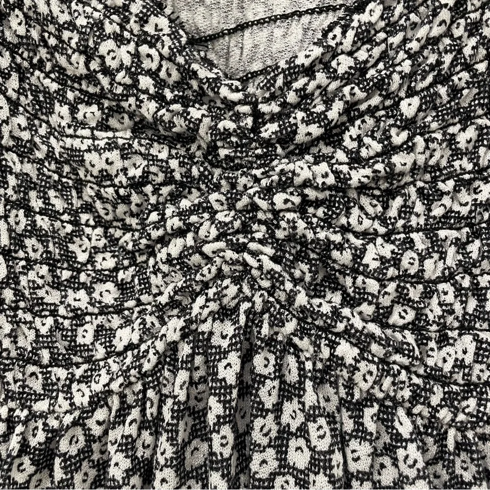 Urban Outfitters Floral Top - Picture 5 of 13